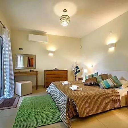 Carvoeiro Sleeps 12 Air Con Wifi Willa Carvoeiro (Lagoa)